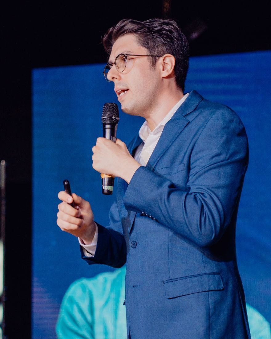 Jonathan Mendonça, especialista em SEO Local desde 2019 e mentor da Local Sites Machine